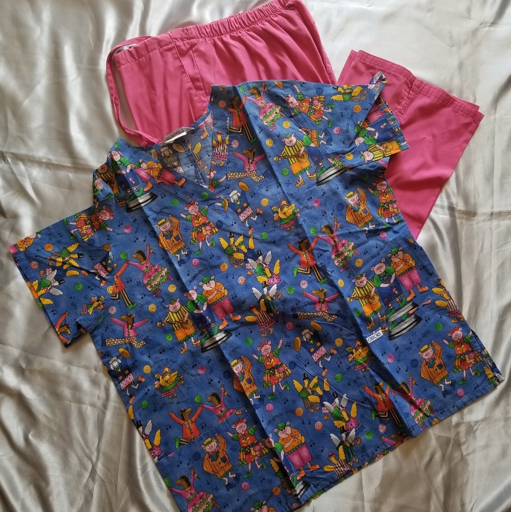Cherokee Scrub Set - Size XL - Super Cute!